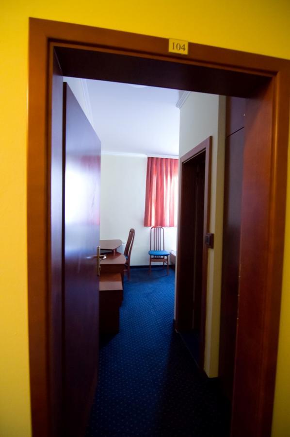 Hotel Ana Госпич Экстерьер фото