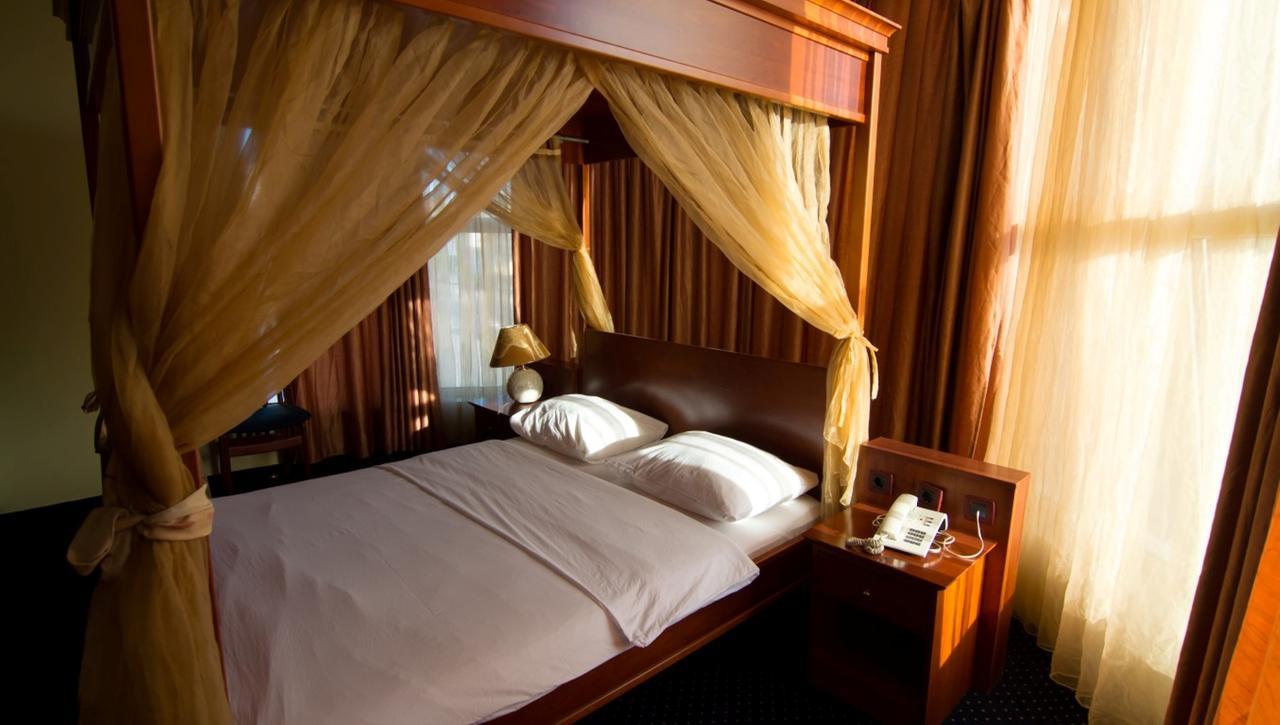 Hotel Ana Госпич Экстерьер фото